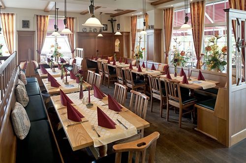 Feldmochinger Hof Hotel 4*